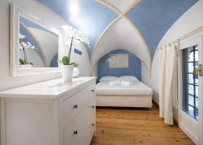 Апартаменты Via Dei Cestari Loft Рим